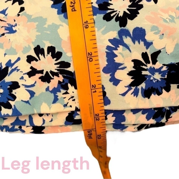 Talbots Perfect Floral Bermuda Shorts - Picture 7 of 7